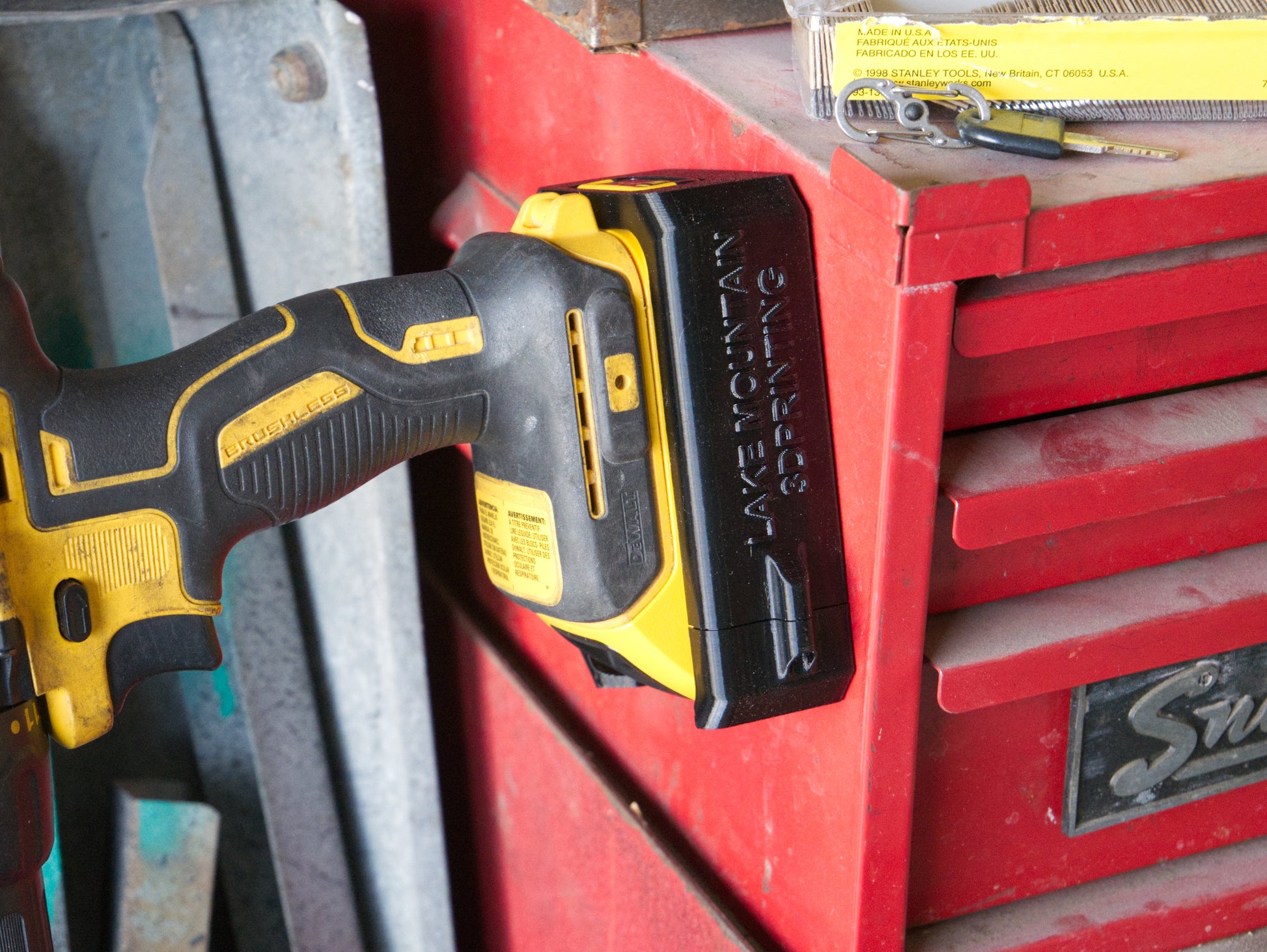 Dewalt 20V Battery Case – Magnetic Protective Battery Boot for 2.0Ah and 1.5Ah Batteries, in use