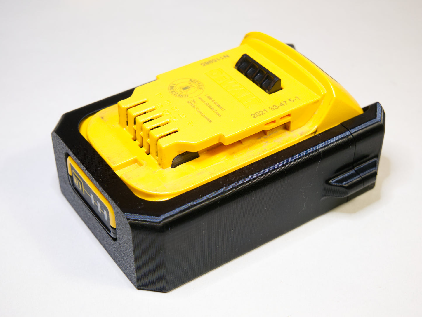 Dewalt 20V Battery Case – Magnetic Protective Battery Boot for 2.0Ah and 1.5Ah Batteries, on battery back view