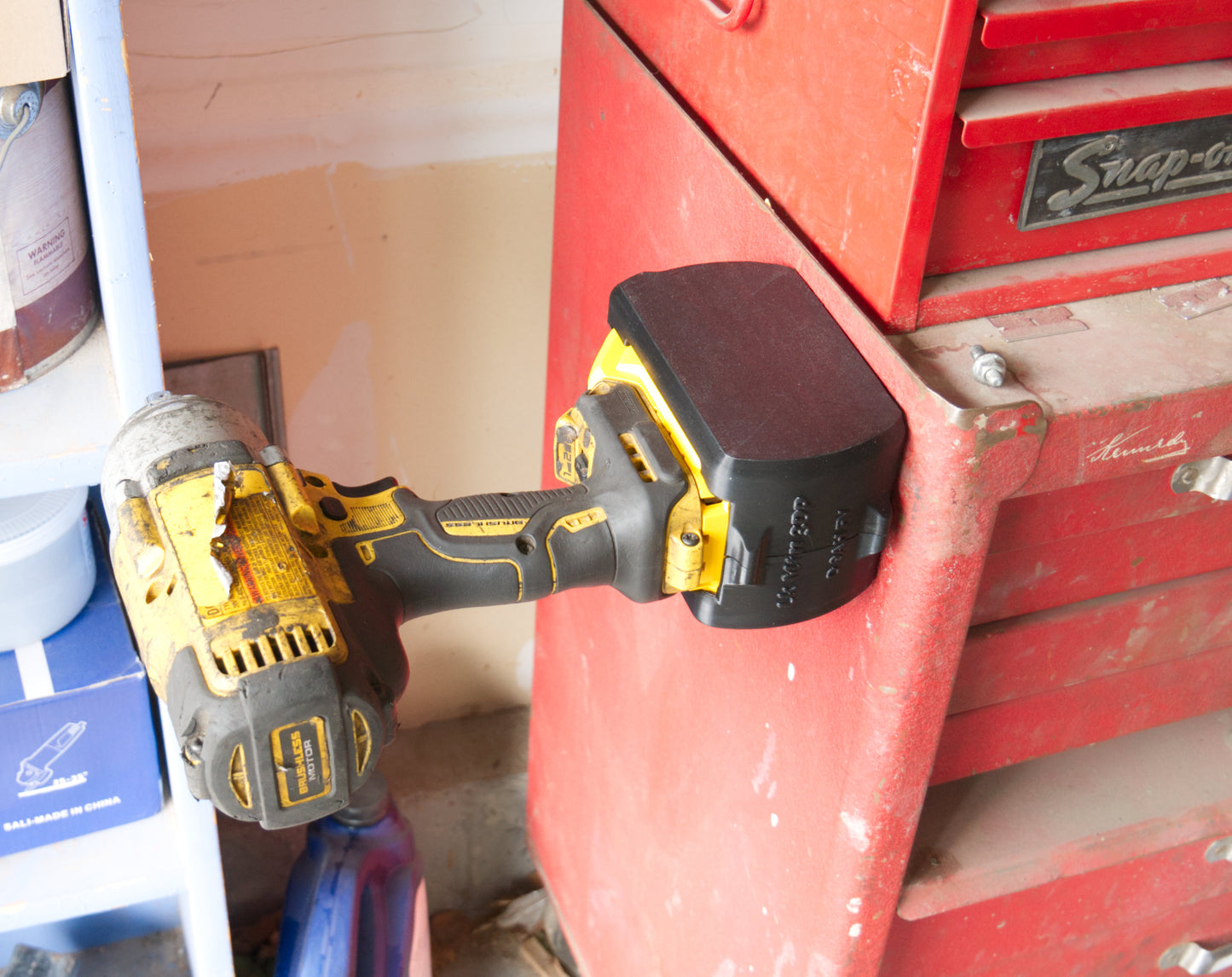 Dewalt 9AH Battery Magnetic Boot – FlexVolt Magnetic Battery Case for DCB609 (By Lake Mountain 3D Printing)